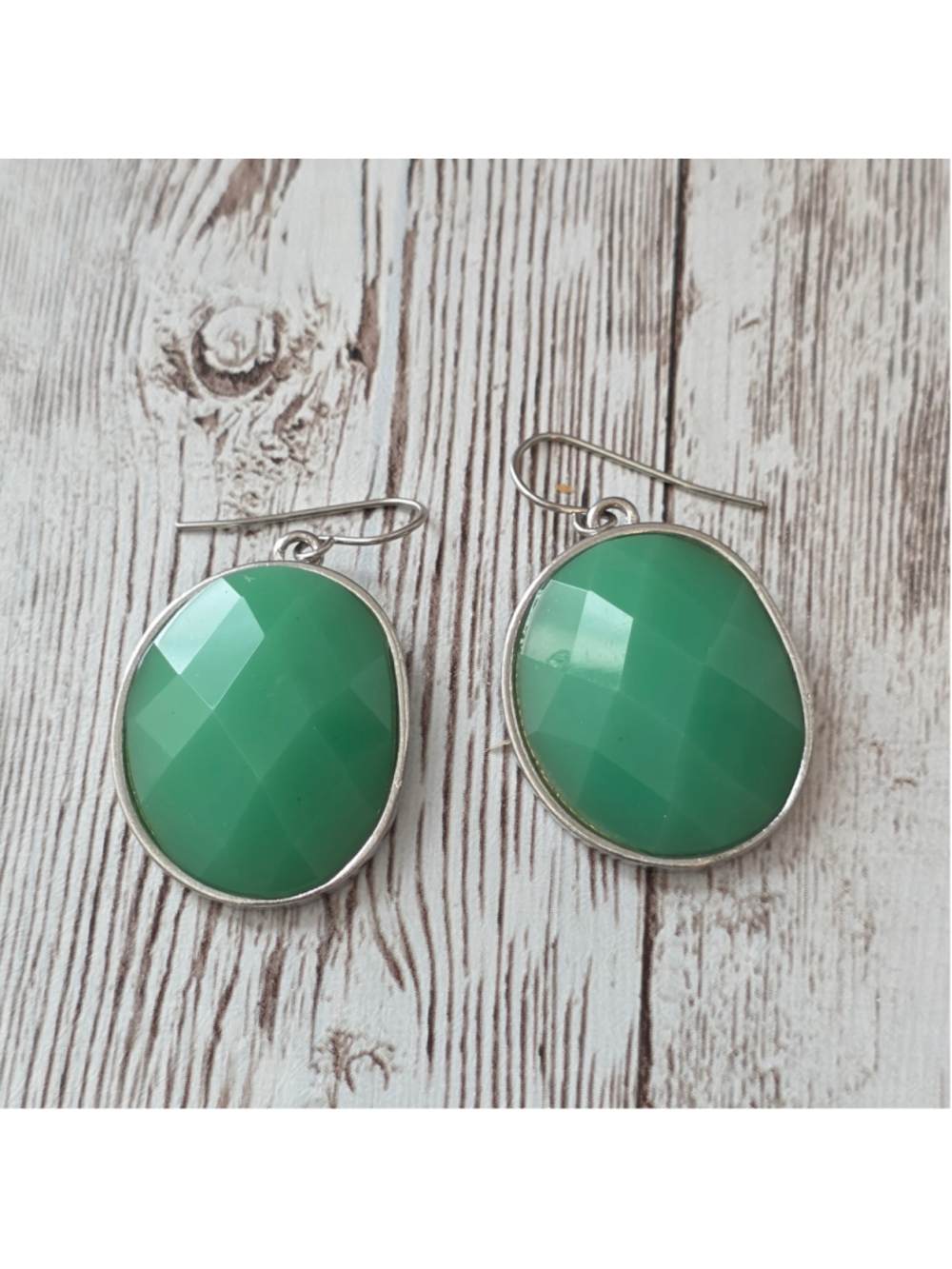 Women's Green Faceted Oval Drop Earrings NWOT